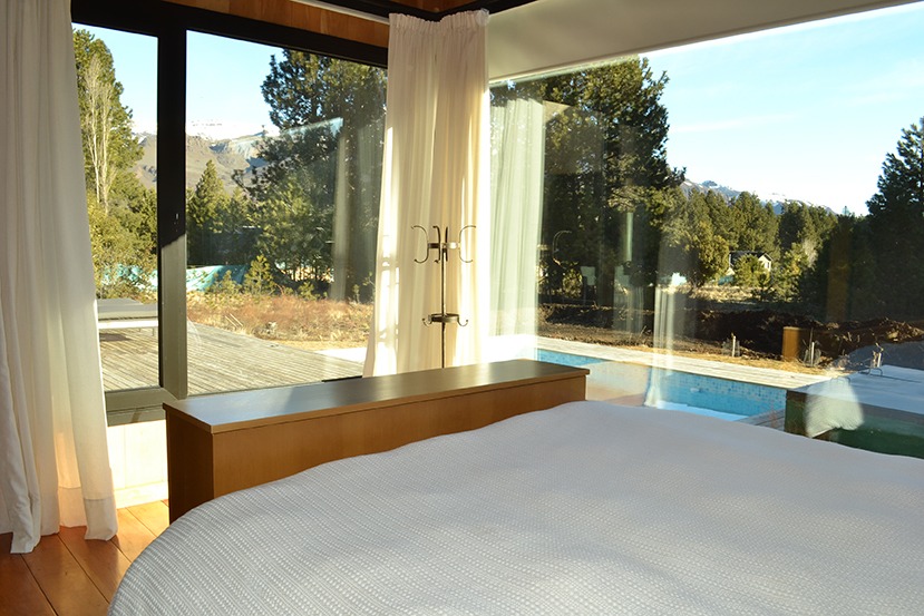 Dormitorio en suite con vista